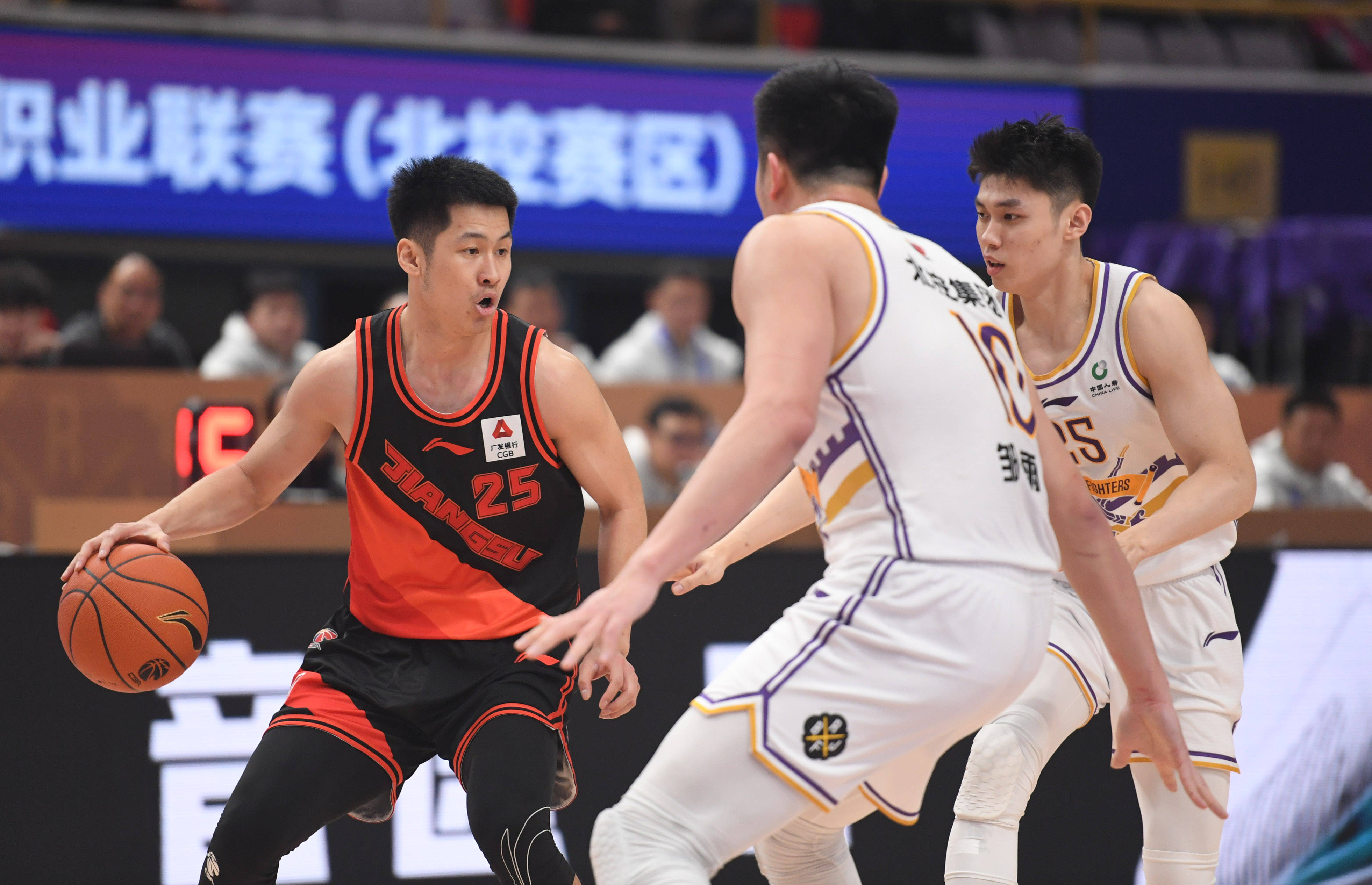 m6米乐官方入口-江苏男篮实力强劲，季后赛成绩值得期待的简单介绍