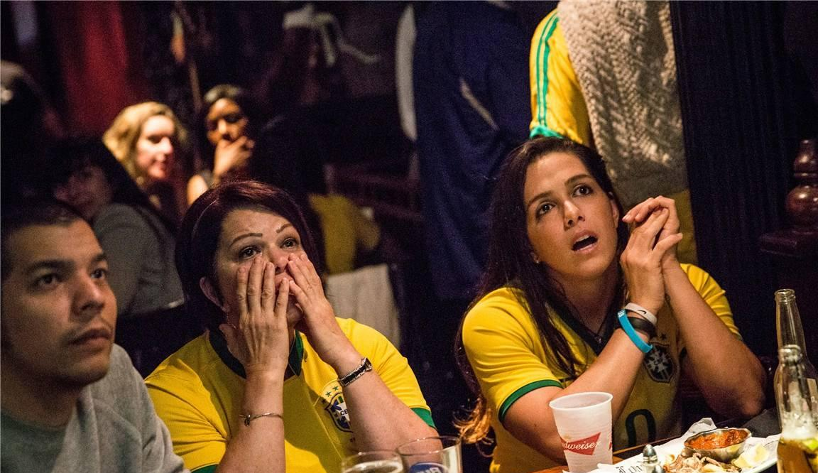 米乐体育官方网站入口-包含欧洲预选赛点燃热情，球迷疯狂呐喊的词条